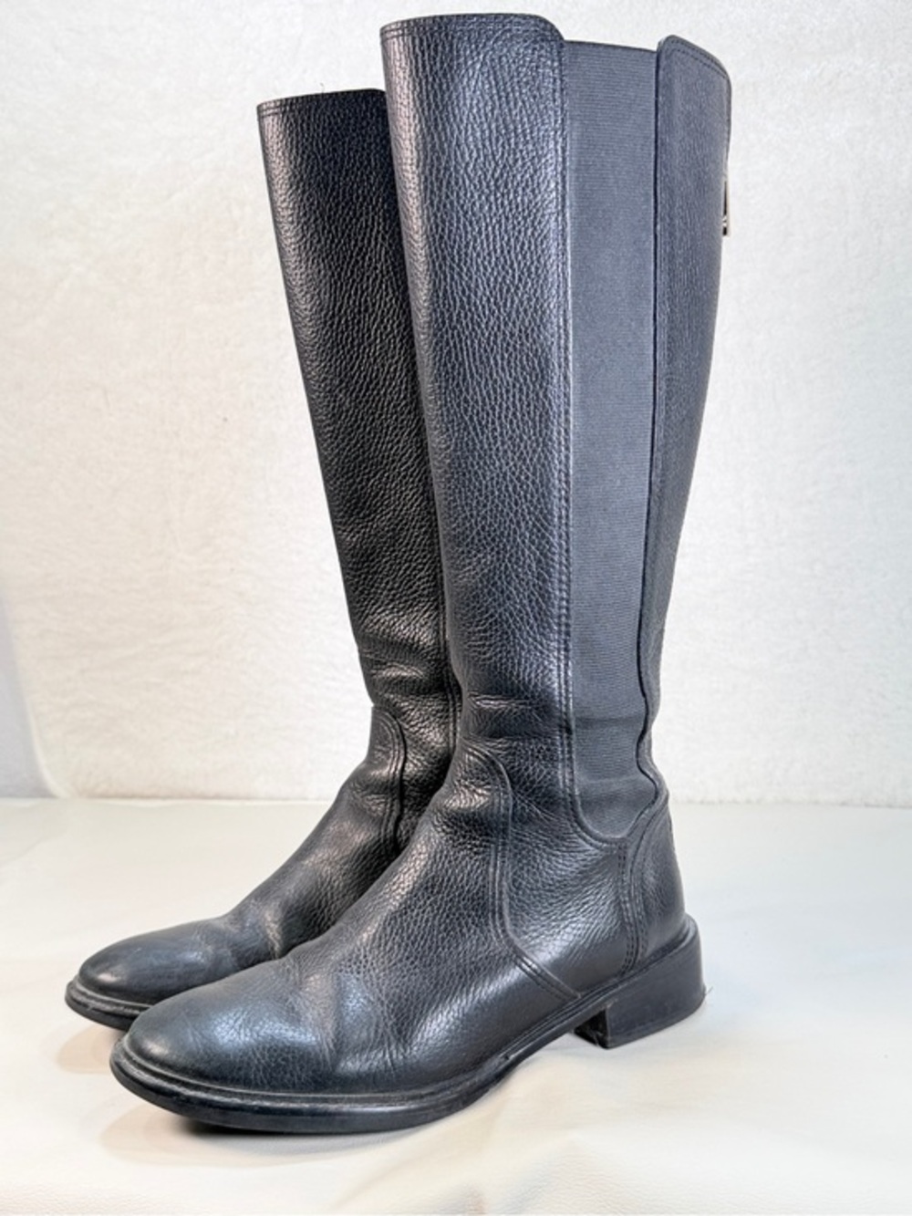 Tory Burch Black Pebbled Leather Tall Riding Boots Size 8.5 Gold Logo Zip